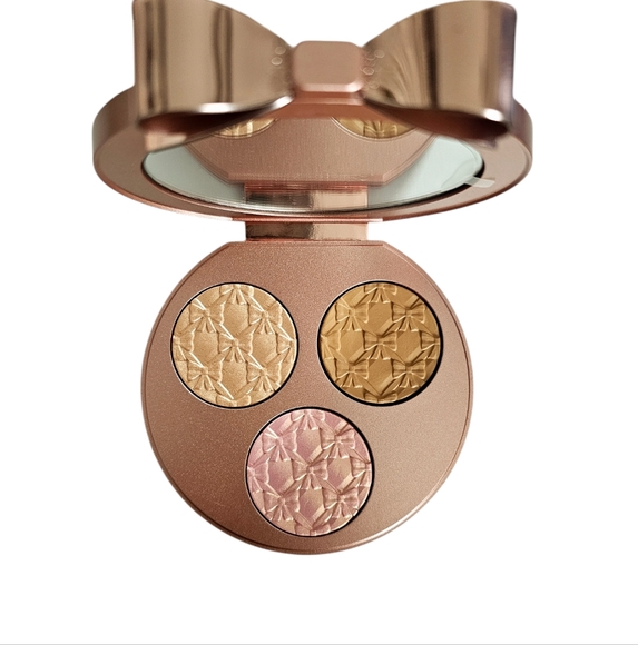 NEW! Mac Cosmetics Effervescence Extra Dimension Face Compact Deep Palette. - Picture 3 of 9